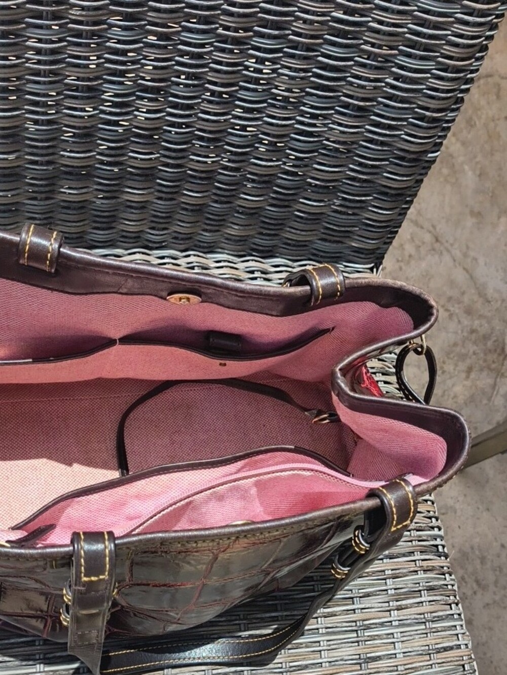 Dooney And Bourke Red ♥️ Croc Style Bag - Picture 4 of 6
